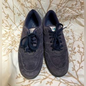 Hush Puppies Sneakers Women’s Size 10 Narrow Suede Leather Bounce Soles